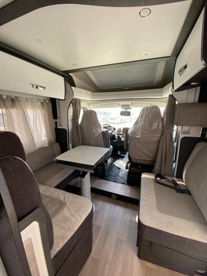 Magnifica Autocaravana Adria Matrix Axess 670Sl Granada Bagian luar foto